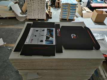 Versandkarton und Handbuch für die Festplatte